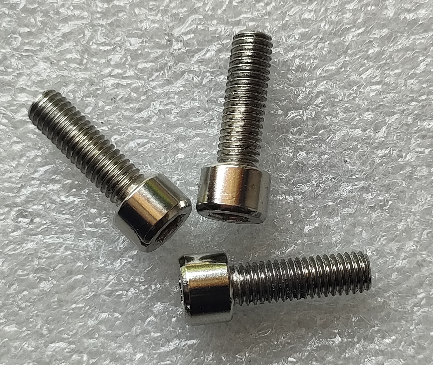 FREE INCLUDE L BOLT 3PCS
