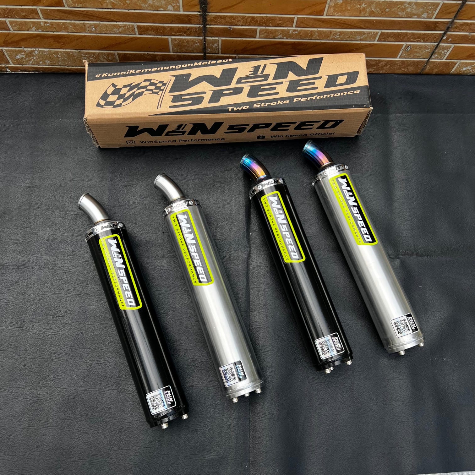 SILENCERS ALMU LOGO EMBOSS STICKER