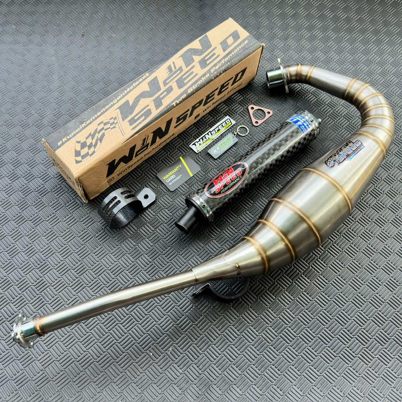 Fullsystem Silencers Carbon Spreadtow Glossy Logo Red , Exhaust Chamber Stainless Cobra Underpass , Suzuki RG-R / RG-V / TXR 150 - Image 4