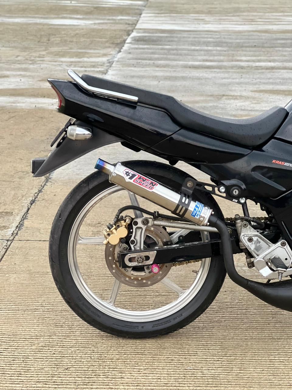 Fullsystem Silencers Stainless Polished Emblem Red Muzzle Straight , Exhaust Chamber Super Cobra, Clearcoated Mild Steel Black Coating, KR150, KRR150, KRR150ZX, Serpico - Image 2