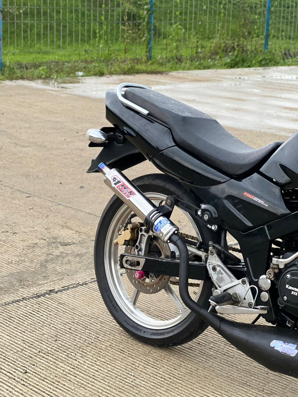 Fullsystem Silencers Stainless Polished Emblem Red Muzzle Straight , Exhaust Chamber Super Cobra, Clearcoated Mild Steel Black Coating, KR150, KRR150, KRR150ZX, Serpico - Image 3